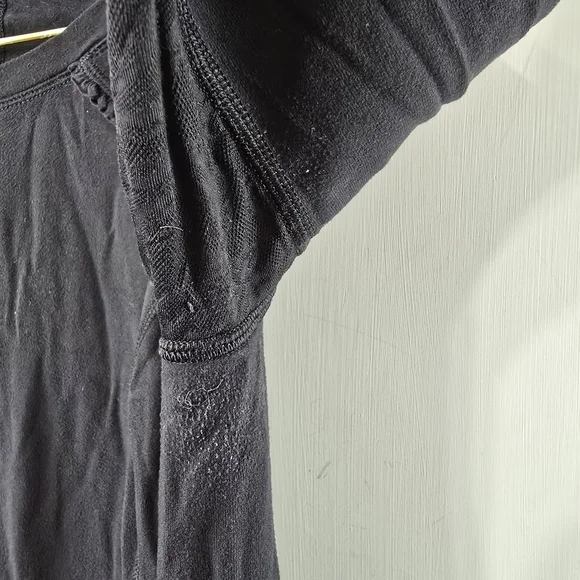 Lululemon Full Tilt Long Sleeve Lace Trim Popover Athletic Top Solid Black Sz 4 - Picture 5 of 13